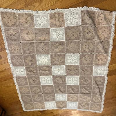 Crocheted Linens & Tablecloths (PB-MG)