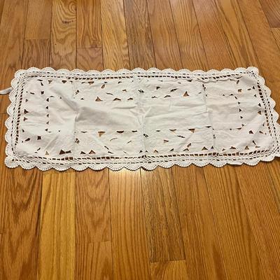 Crocheted Linens & Tablecloths (PB-MG)