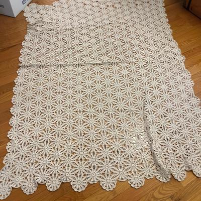 Crocheted Linens & Tablecloths (PB-MG)