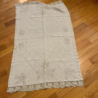 Crocheted Linens & Tablecloths (PB-MG)