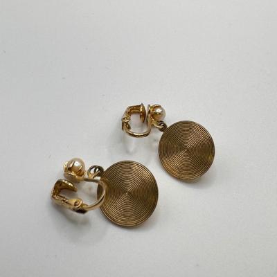 Elegant Evening Style Clip-On Earrings (K-DZ)