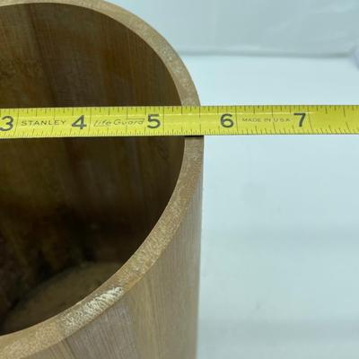 Utensil holder