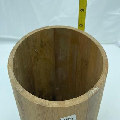 Utensil holder