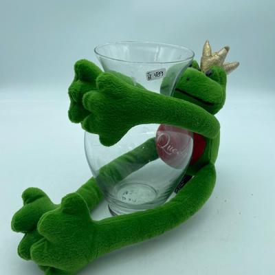 Frog vase