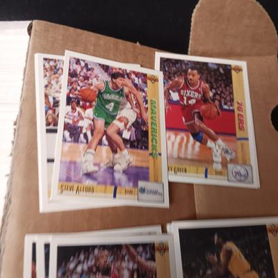BOX OF BASKETBALL TRADING CARDS