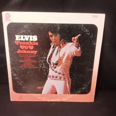 2 ELVIS PRESLEY VINYL RECORDS (2)