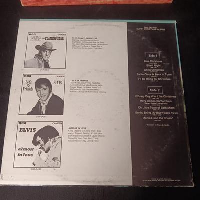 2 ELVIS PRESLEY VINYL RECORDS (2)