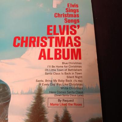 2 ELVIS PRESLEY VINYL RECORDS (2)