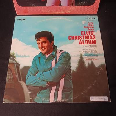 2 ELVIS PRESLEY VINYL RECORDS (2)