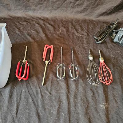 Assortment of Small Appliances (K-JS)
