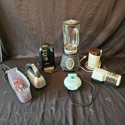 Assortment of Small Appliances (K-JS)