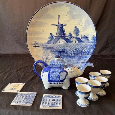 Delft & More Blue/White China (LR-RG)