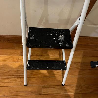 Two Step Stools (K-MG)