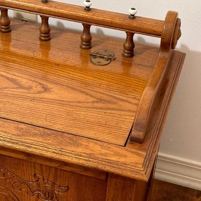 Solid Oak Keepsakes Chest