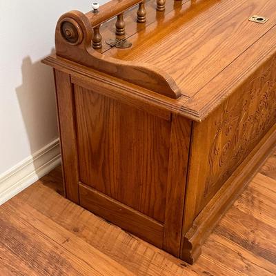 Solid Oak Keepsakes Chest