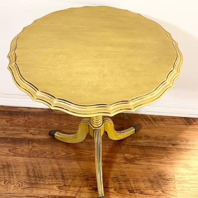 24” Solid Wood Scalloped Round Accent Table With Metal Clawfoot