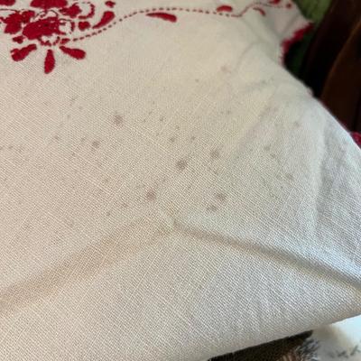 Vintage Cotton Table Linens & More (LR-RG)
