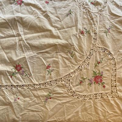 Vintage Cotton Table Linens & More (LR-RG)