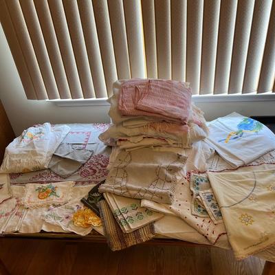 Vintage Cotton Table Linens & More (LR-RG)