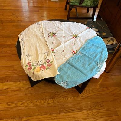 Vintage Cotton Table Linens & More (LR-RG)