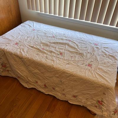 Vintage Cotton Table Linens & More (LR-RG)