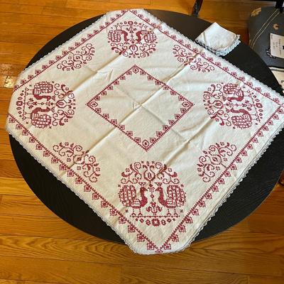 Vintage Cotton Table Linens & More (LR-RG)