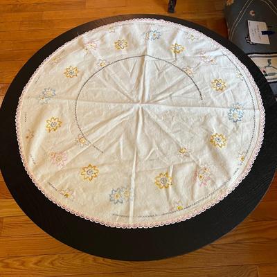 Vintage Cotton Table Linens & More (LR-RG)