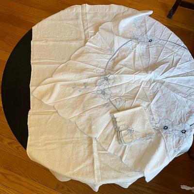 Vintage Cotton Table Linens & More (LR-RG)