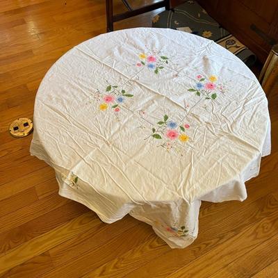 Vintage Cotton Table Linens & More (LR-RG)
