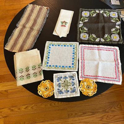 Vintage Cotton Table Linens & More (LR-RG)