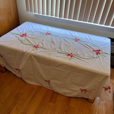 Vintage Cotton Table Linens & More (LR-RG)