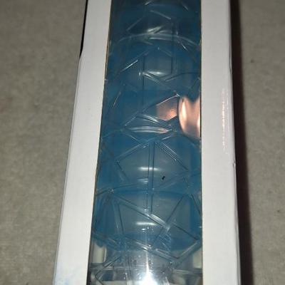 Ice cube maker