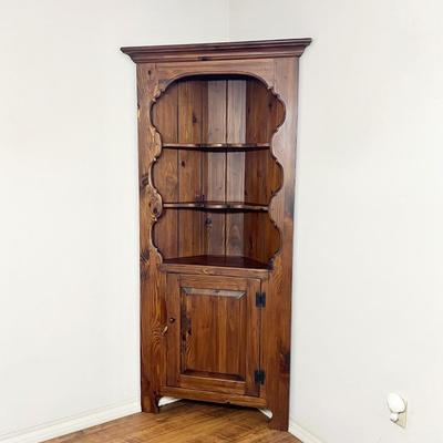 ETHAN ALLEN ~ Corner Hutch ~ *Read Details