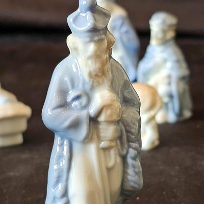 Porcelain Nativity Set (LR-JS)