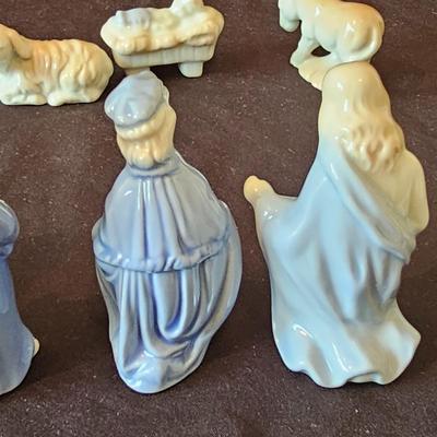 Porcelain Nativity Set (LR-JS)