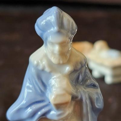 Porcelain Nativity Set (LR-JS)
