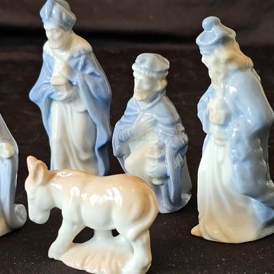 Porcelain Nativity Set (LR-JS)