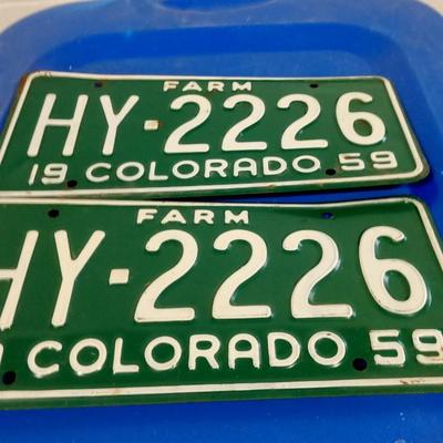 LOT 169 MATCHING SET OF OLD CO LICENSE PLATES 1959