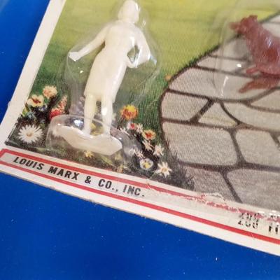 LOT 177 MARX DOLL HOUSE FAMILY
