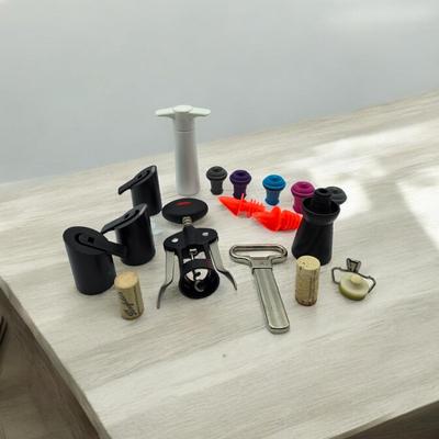 Wine Stoppers, Corks, & Pours