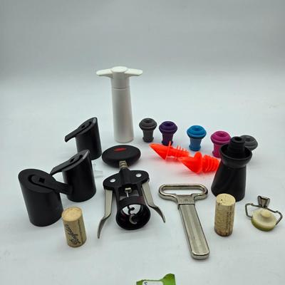 Wine Stoppers, Corks, & Pours