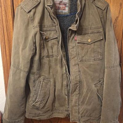 Men's size large Levi's jacket