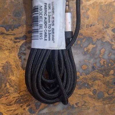 2 aux cables