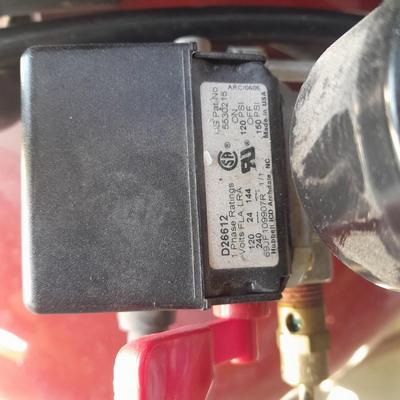 Craftsman 33-gallon 150 PSI Air compressor - Like new!