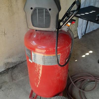Craftsman 33-gallon 150 PSI Air compressor - Like new!