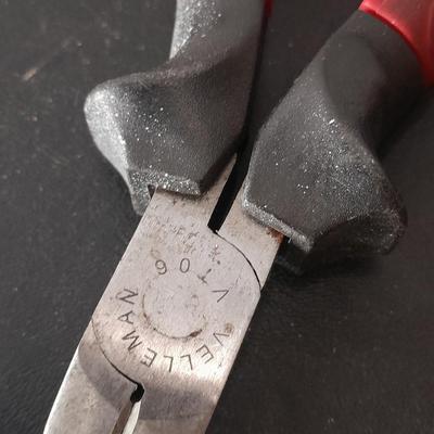 Brand new Pitsburgh Hex set with a nice assortment of other small hand tools