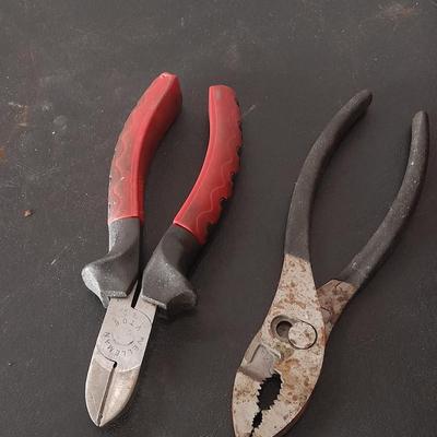 Brand new Pitsburgh Hex set with a nice assortment of other small hand tools