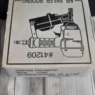BRAND NEW - Central Pneumatic Air Nailer Roofing - Never used!