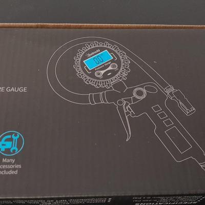 Astro AI 250 PSI Digital Tire Inflator with pressure gauge - New in Box