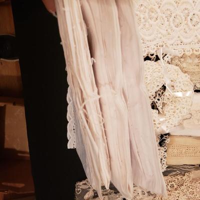 Large Lot of Vintage Lace and More (D-KD)
